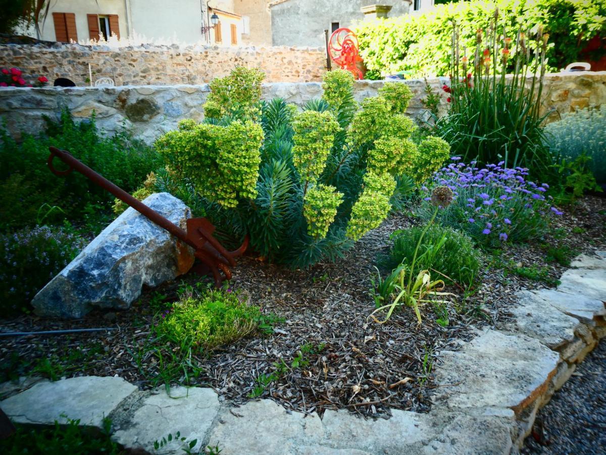 Aux Berges Du Libre Bed and Breakfast Felines-Termenes Exteriör bild