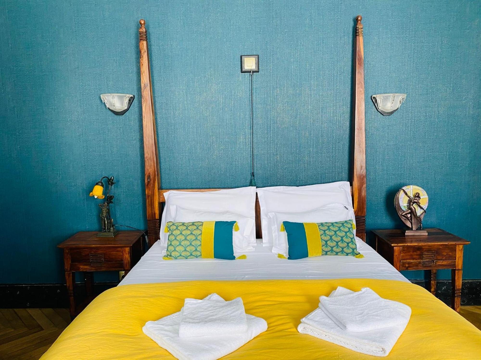 Aux Berges Du Libre Bed and Breakfast Felines-Termenes Rum bild